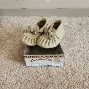 Laurentian Chief Tan Baby Moccasins Size US 2
